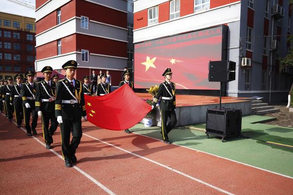 感恩 责任 担当&mdash;&mdash;咸阳市高新一中举办2021届成人礼暨毕业典礼