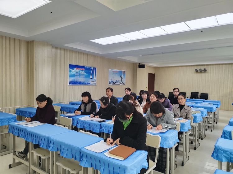 精准数据细分析 智慧实干提质量&mdash;&mdash;咸阳市高新一中初中部召开2022届第一次质量分析会