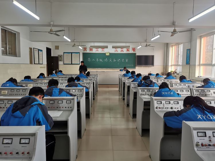 魅力语文 经典传承&mdash;&mdash;高二年级举办&ldquo;青蓝杯&rdquo;语文知识竞赛