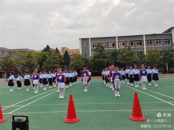 激情飞扬 舞动童梦&mdash;&mdash;咸阳市高新一中小学部举行第二届啦啦操大赛