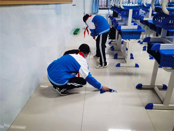 劳动励心智 实践促成长&mdash;&mdash;咸阳市高新一中初中部开展劳动实践活动