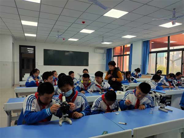 拓展文化知识 演绎社团魅力&mdash;&mdash;咸阳市高新一中初中部开展社团活动