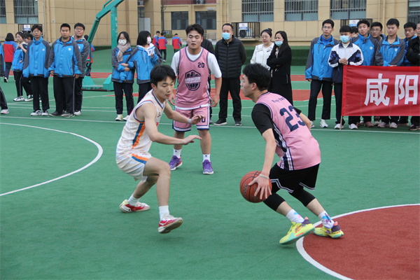 迎风奔跑 追逐篮球梦&mdash;&mdash;咸阳市高新一中高中部举办高三年级篮球赛