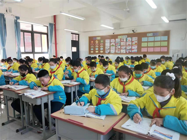 快乐书写 展我风采&mdash;&mdash;咸阳市高新一中小学部举办英语书写大赛