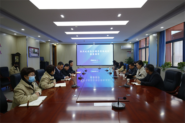 咸阳市关工委莅临咸阳市高新一中调研指导&ldquo;少年硅谷&rdquo;项目运行情况