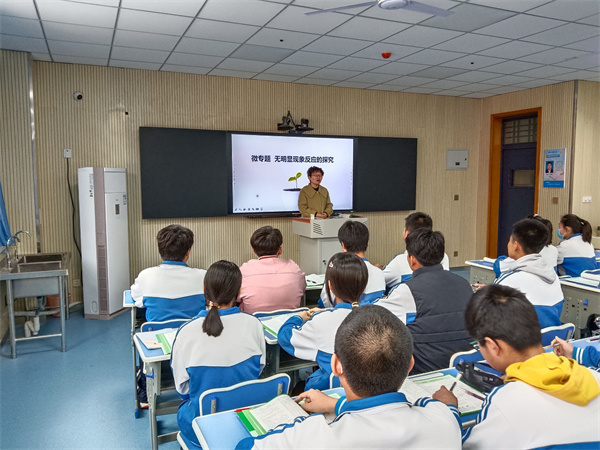 高效复习 示范引领&mdash;&mdash;咸阳市高新一中初中部开展理化生教研组复习示范课活动