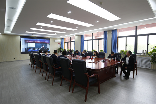 陕西师范大学智慧教育研究院常务副院长白浩调研咸阳市高新一中智慧校园建设情况