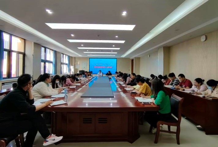 花开有声 润物无痕&mdash;&mdash;咸阳市高新一中高中部召开五月份班主任工作会议