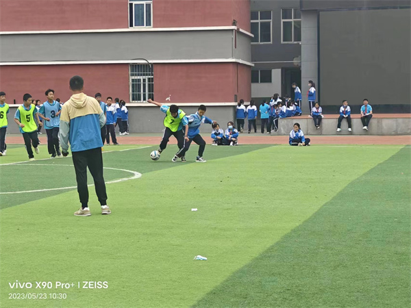 足球成就梦想 绿茵放飞希望&mdash;&mdash;咸阳市高新一中初中部校园足球比赛圆满落幕