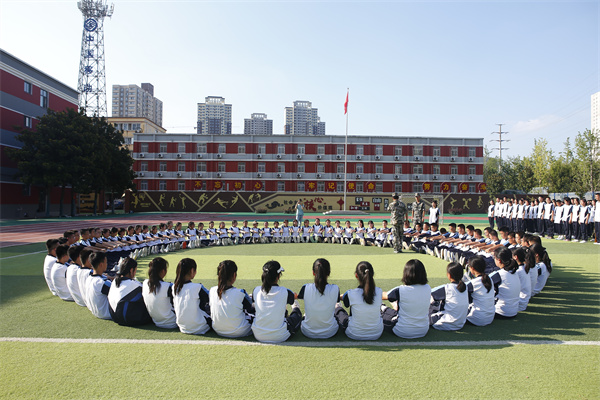 咸阳市高新一中国防教育暨行为习惯教育训练营顺利闭营