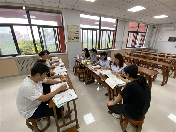 行稳致远 精进教研&mdash;&mdash;咸阳市高新一中初中部开展数学教研活动