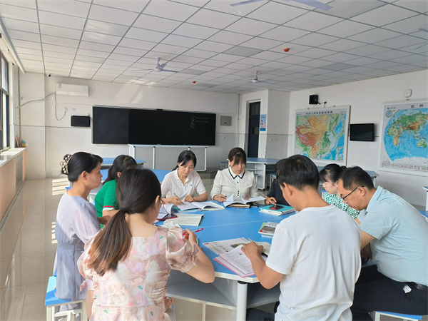 未雨绸缪再深耕 奋楫笃行启新程 &mdash;&mdash;咸阳市高新一中初中部各教研组开展教研活动