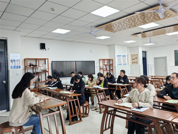 善反思 促提升 勇攀登&mdash;&mdash;咸阳市高新一中初中部召开九年级第一次作业测试质量分析会