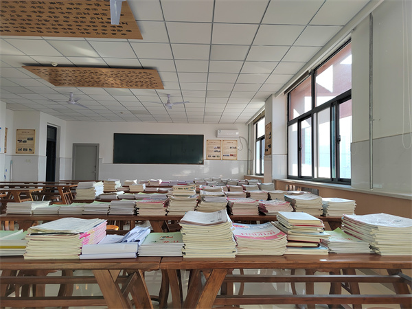 以检查作业促规范 以规范学生促提升&mdash;&mdash;咸阳市高新一中初中部开展作业检查活动