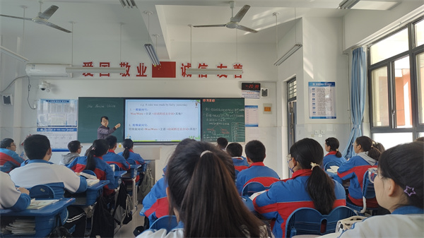 名师课堂展风采 示范引领促成长&mdash;&mdash;咸阳市高新一中初中部开展&ldquo;名师示范课&rdquo;活动