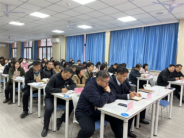 坚定信心 收获金秋&mdash;&mdash;咸阳市高新一中高中部召开十一月份工作安排会