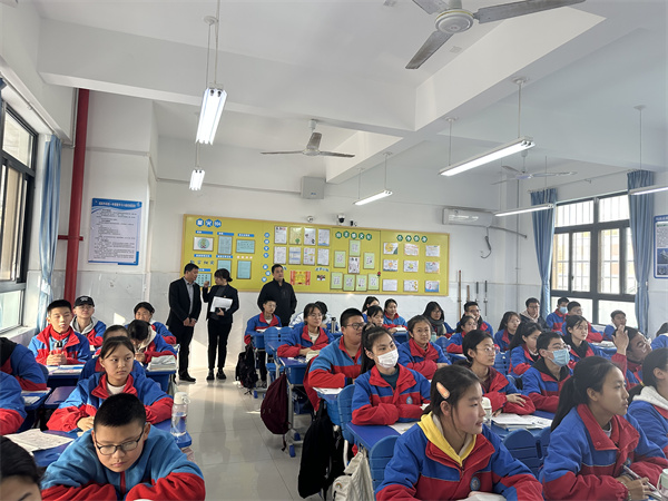 校际交流传真情 奋楫笃行共成长&mdash;&mdash;三原县陵前中学骨干教师来咸阳市高新一中交流学习