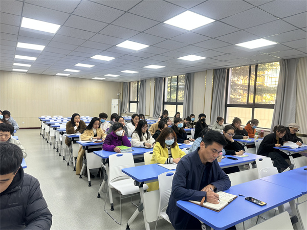 &ldquo;智&rdquo;理班级 以德育人&mdash;&mdash;咸阳市高新一中小学部举行班主任论坛