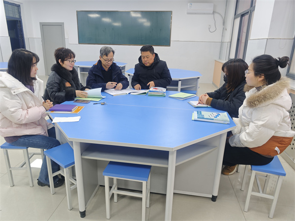 聚焦能量 从新出发&mdash;&mdash;咸阳市高新一中初中部开展理化生教研活动