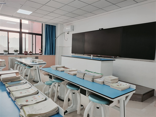 作业展评促实效 优秀作业亮风采&mdash;&mdash;咸阳市高新一中初中部举办八年级作业检查活动