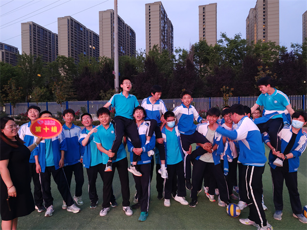 舒缓压力扬风帆 心怀梦想踏征程&mdash;&mdash;咸阳市高新一中初中部举办心理健康团体辅导