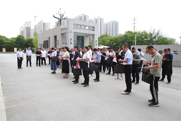 观摩交流促发展 共享共思行致远&mdash;&mdash;陕西省初中校长高级研修班走进咸阳市高新一中