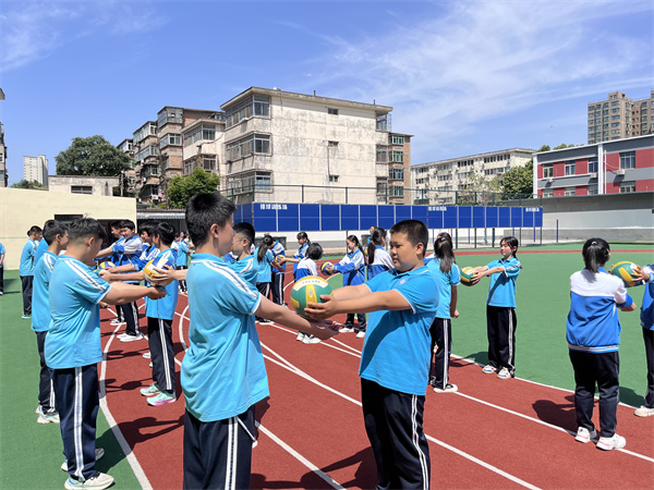 展综合技能 亮卓越风采