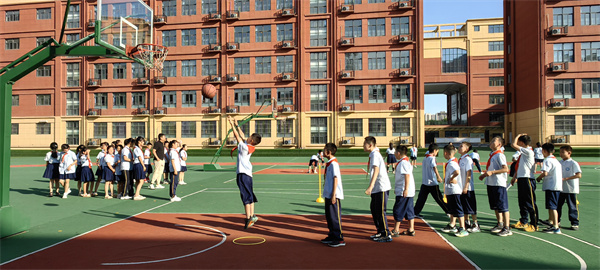 切实践行三常规 五育并举展风采&mdash;&mdash;咸阳市高新一中小学部举办体育美术特色课展示活动