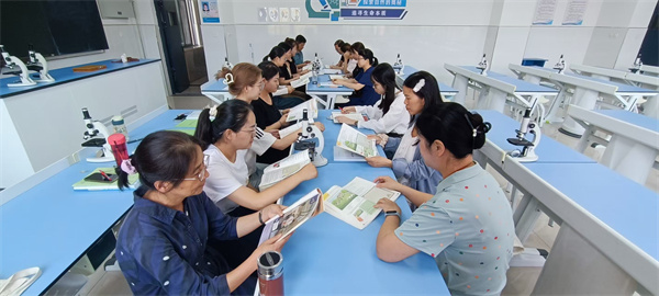 智慧碰撞 共促成长&mdash;&mdash;咸阳市高新一中初中英语教研组开展研讨课观摩活动