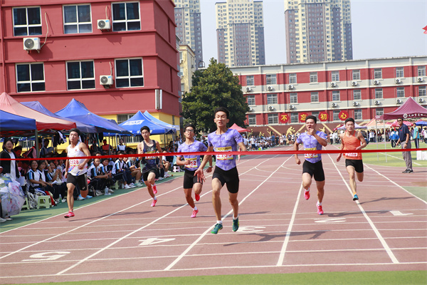 激情与汗水铸就辉煌&mdash;&mdash;咸阳市高新一中第41届田径运动会圆满落幕