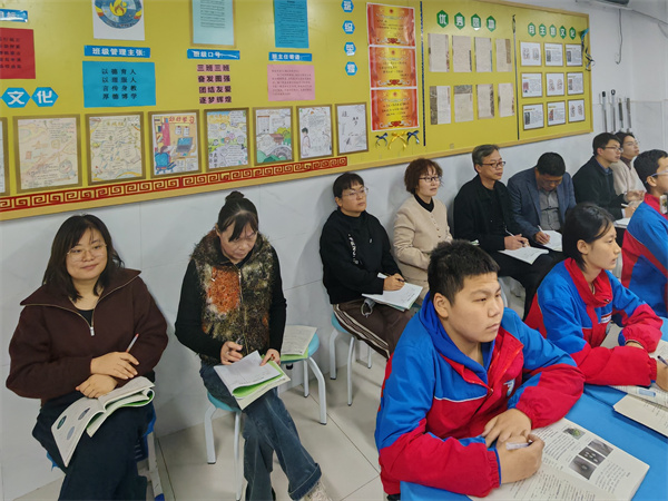 示范之堂 教学之光&mdash;&mdash;咸阳市高新一中初中部举办理化生教研组优秀教师示范课活动