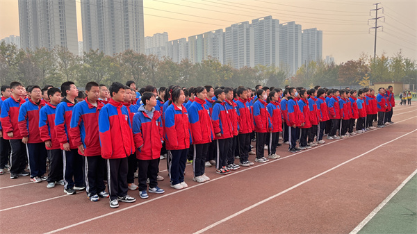 点燃学习战火 共逐梦想之峰&mdash;&mdash;咸阳市高新一中初中部举办八年级班级挑战赛