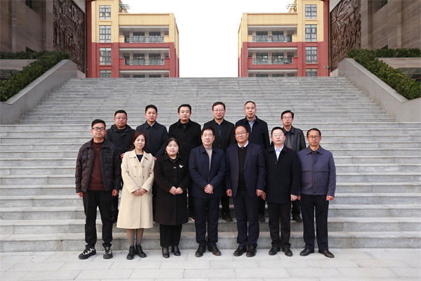 共话教育新篇 携手同向未来&mdash;&mdash;彬州市弥李军名校长工作室来我校开展观摩交流活动