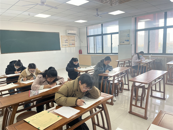 以考促教 精进不息&mdash;&mdash;咸阳市高新一中初中部举办青年教师中考题模拟考试