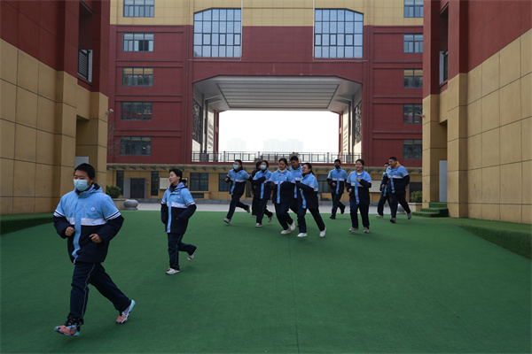 以练筑防，安全同行&mdash;咸阳市高新一中高中部开展应急疏散演练活动