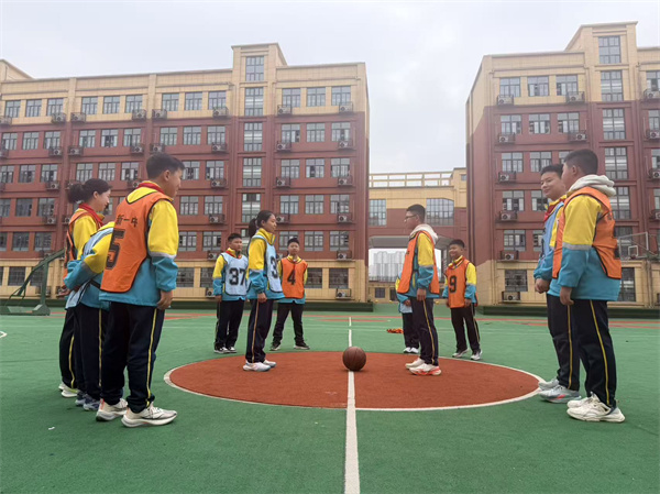 小学篮球2.jpg