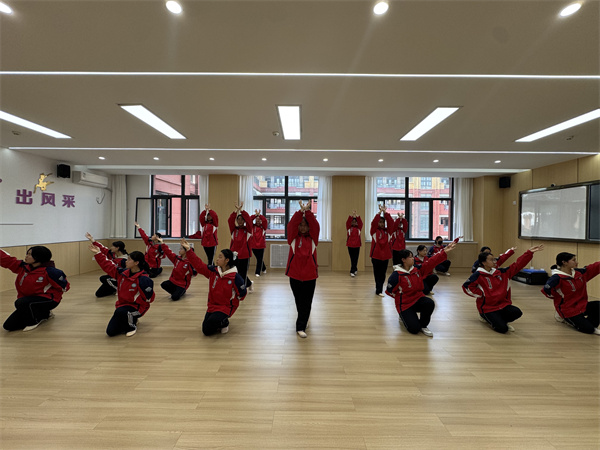 中学舞蹈3.jpg