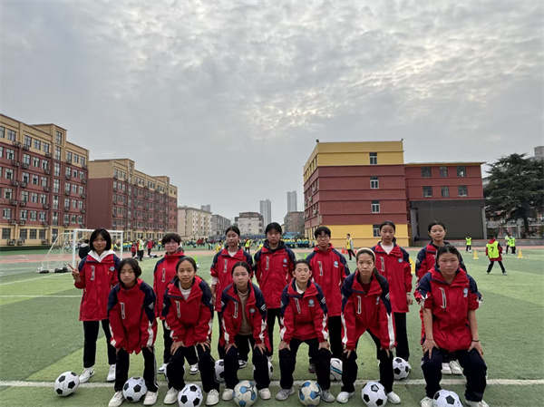 中学女足.jpg