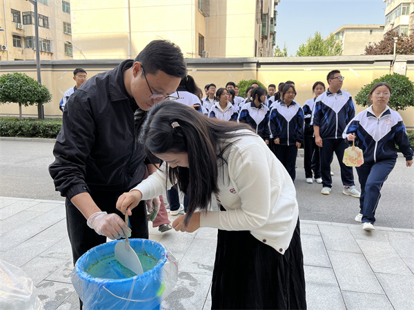 老师指导1.jpg